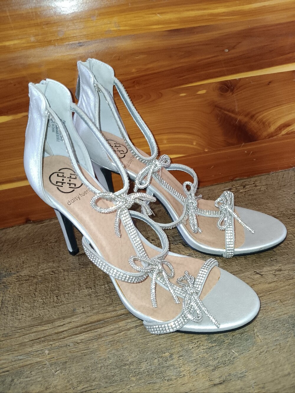 Daisy Fuentes Silver Rhinestone Bow Strappy High Heels